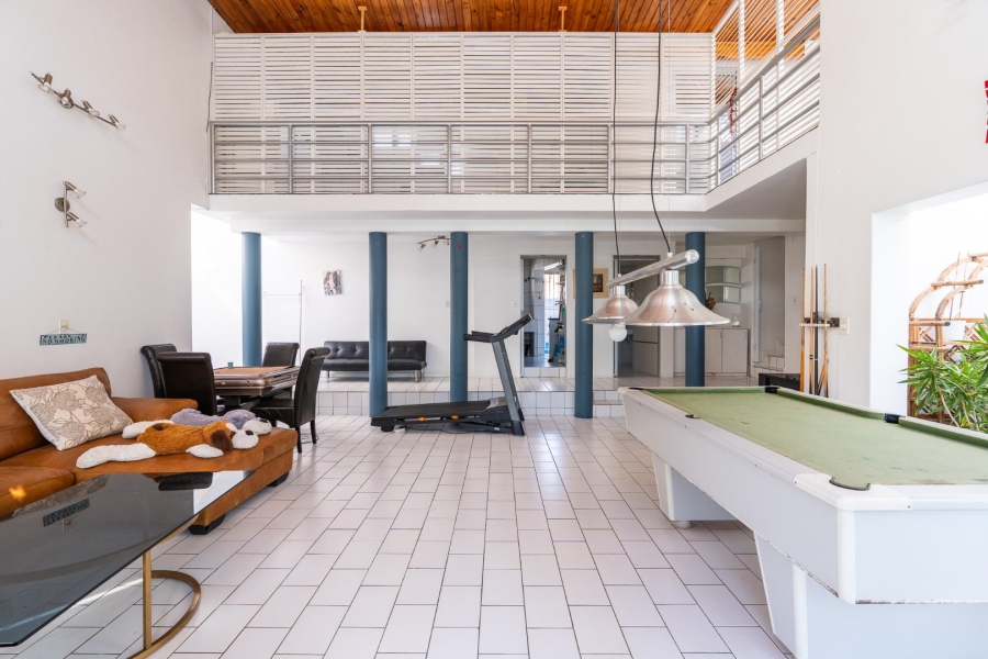 6 Bedroom Property for Sale in Welgelegen Western Cape